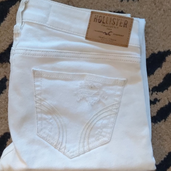 White Jeans from Hollister - Picture 8 of 9